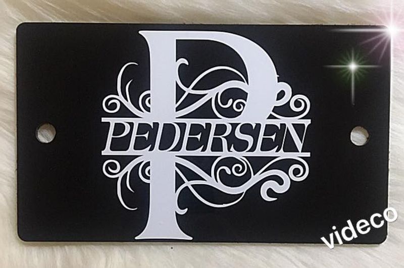 Dørskilt m/tekst & monogram